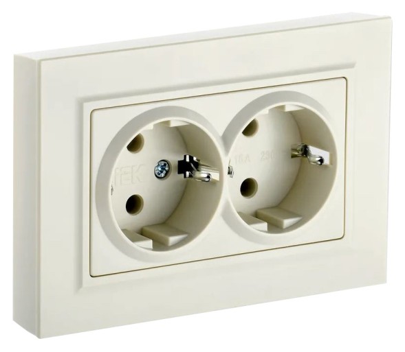 Розетка силов. IEK Brite РСш12-3-БрКр BR-R24-16-K10-F 2розет. двойн. скрыт. зазем. штор. IP20 бежевый (упак.:1шт)
