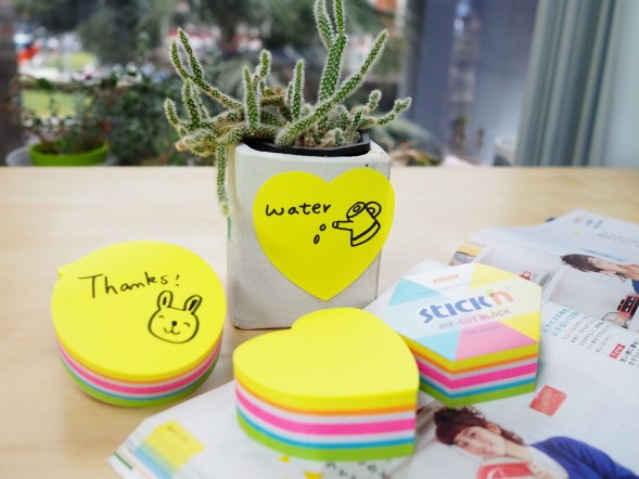 Блок самоклеящийся бумажный Stick`n 21835 64x67мм 250лист. пастель ассорти &amp;quot;сердце&amp;quot;