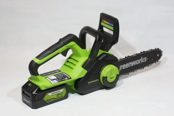 Цепная пила Greenworks G24CS25 аккум. 600Вт 0.8л.с. дл.шины:10&amp;quot; (25cm) 1аккум. 8Ач ЗУ (2007707UH)