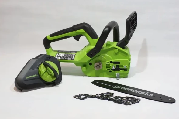 Цепная пила Greenworks G24CS25 аккум. 600Вт 0.8л.с. дл.шины:10&amp;quot; (25cm) 1аккум. 8Ач ЗУ (2007707UH)