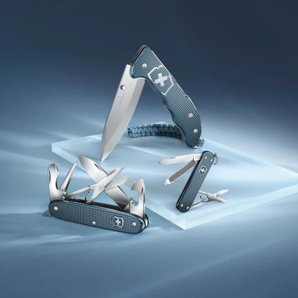 Нож перочинный Victorinox Evoke Alox LE26 (0.9415.L26) 136мм 5функц. синий подар.коробка