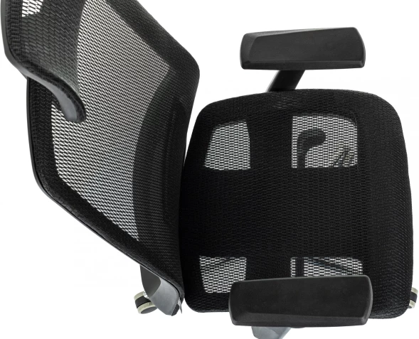 Кресло руководителя Бюрократ MC-912-H черный сетка с подголов. крестов. металл хром