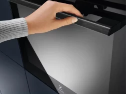 Духовой шкаф Электрический Electrolux EOD4P57H черный
