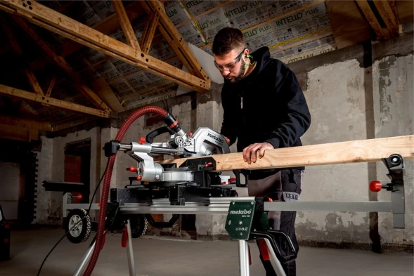 Торцовочная пила Metabo KGS 216 M 1500Вт 5000об/мин d=216мм