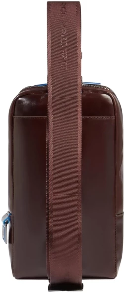 Рюкзак слинг мужской Piquadro Blue Square CA6898B2/MO красное дерево натур.кожа