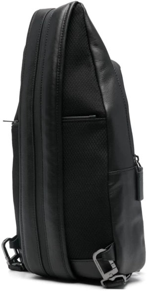 Рюкзак слинг мужской Piquadro Urban CA6540UB00/N черный натур.кожа