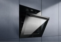 Духовой шкаф Электрический Electrolux EOE5C71Z черный