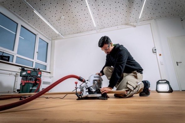 Торцовочная пила Metabo KS 216 M 1100Вт 5000об/мин d=216мм