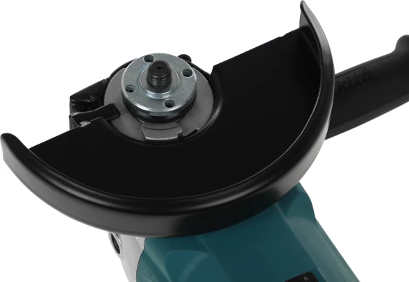 Углошлифовальная машина Makita GA7082 2700Вт 6600об/мин рез.шпин.:M14 d=180мм