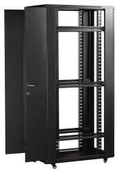 Шкаф коммутационный Lanmaster (TWT-CBB-27U-6X8-P1) напольный 27U 600x800мм пер.дв.перфор. задн.дв.перфор.2-хст. 2 бок.пан. 800кг черный IP20 сталь
