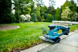 Ножницы для травы Makita UM600DWAEаккум.