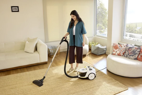 Пылесос Karcher VCC 6 CycloneX 800Вт белый/черный