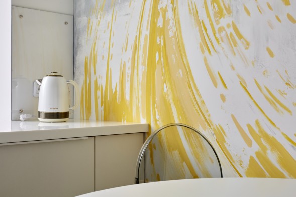 Чайник электрический Hyundai HYK-S4500 1.7л. 2200Вт жемчужный/золотистый корпус: металл/пластик