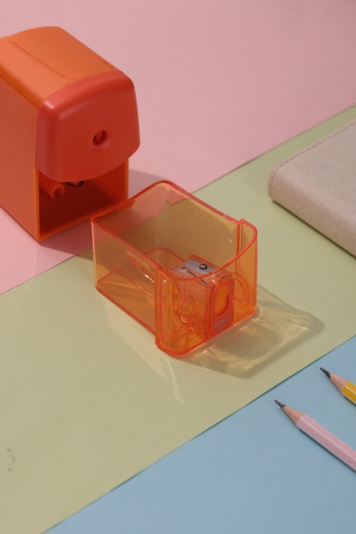 Точилка для карандашей механическая Deli E0635 1 отверстие пластик коробка