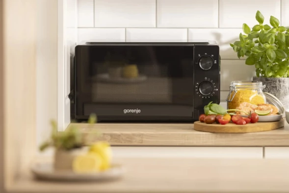 Микроволновая Печь Gorenje MO20CE1B5 20л. 700Вт черный