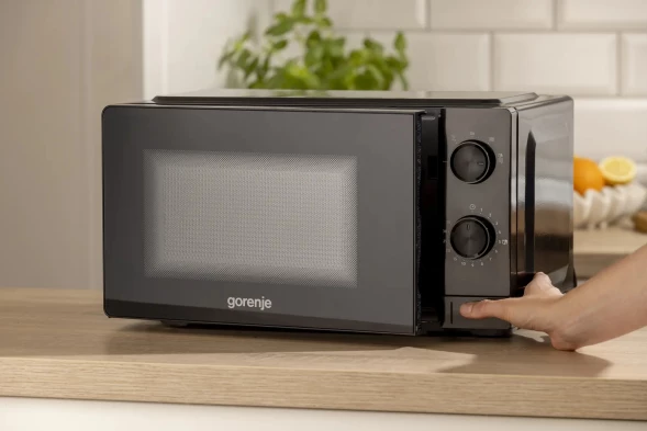 Микроволновая Печь Gorenje MO20CE1B5 20л. 700Вт черный