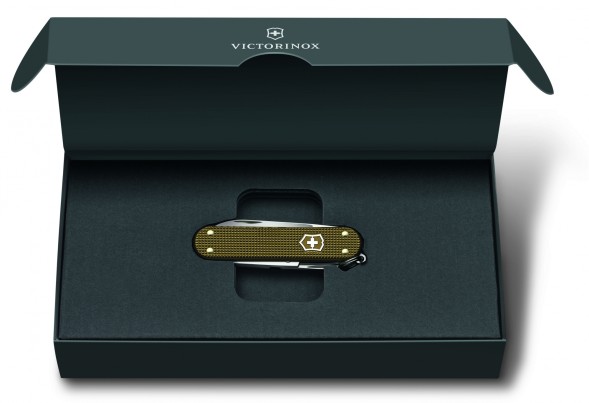 Нож перочинный Victorinox Classic SD Alox L E 2024 (0.6221.L24) 58мм 5функц. коричневый без чехла подар.коробка