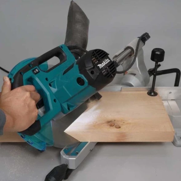 Торцовочная пила Makita LS1110F 1450Вт 4500об/мин d=260мм