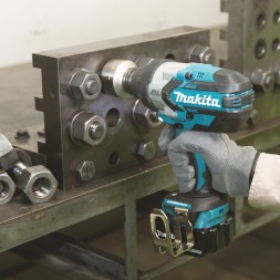 Гайковерт Makita DTW1002Z аккум. патрон:квад.3/4&amp;quot;