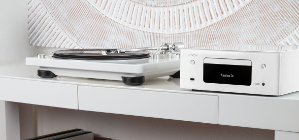 Проигрыватель винила Denon DP-400 частично автоматический белый