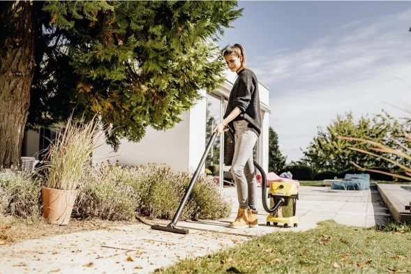 Строительный пылесос Karcher WD 3 S V-15/4/20 1000Вт (уборка: сухая/сбор воды/выдув) желтый