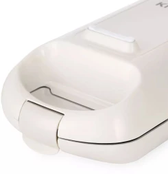 Вафельница Kitfort КТ-1690 700Вт черный/белый