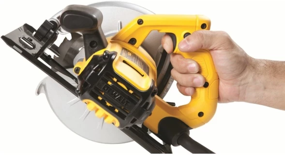 Циркулярная пила (дисковая) DeWalt DWE560K 1350Вт (ручная) D диска.:184мм (DWE560K-QS)