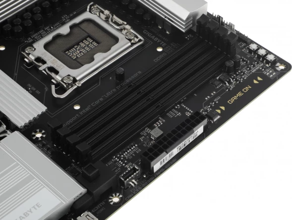 Материнская плата Gigabyte Z890 GAMING X WIFI7 Soc-1851 Intel Z890 4xDDR5 ATX AC`97 8ch(7.1) 2.5Gg RAID+DP