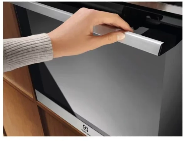 Духовой шкаф Электрический Electrolux EOE8P38X нержавеющая сталь