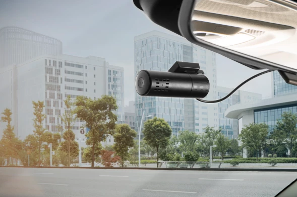 Видеорегистратор Mio MiVue J35 черный 4Mpix 2560x1440 1440p 150гр. GPS SSC3337DE