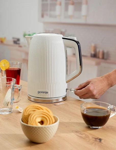 Чайник электрический Gorenje K17DPW 1.7л. 2200Вт белый/серебристый корпус: пластик/металл