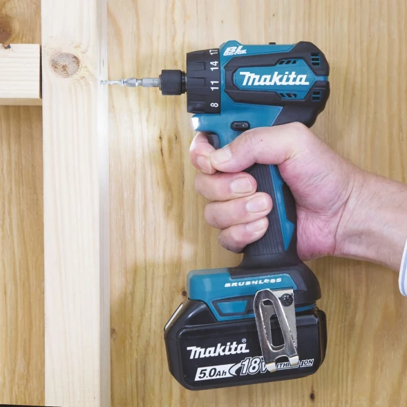 Дрель-шуруповерт Makita DDF083RFE аккум. патрон:шестигр.1/4&amp;quot; (кейс в комплекте)