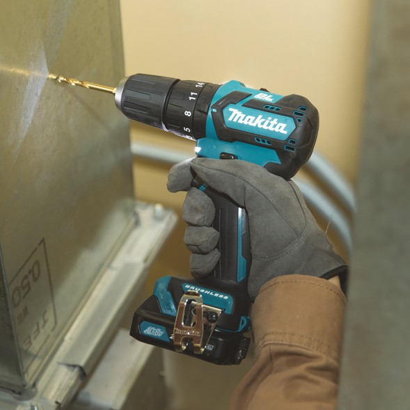 Дрель-шуруповерт Makita HP332DWAE аккум. патрон:быстрозажимной (кейс в комплекте)