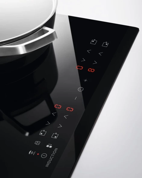 Индукционная варочная поверхность Electrolux LIT60336C черный