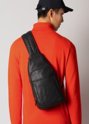 Рюкзак слинг Piquadro Black Square CA4827B3/N черный натур.кожа
