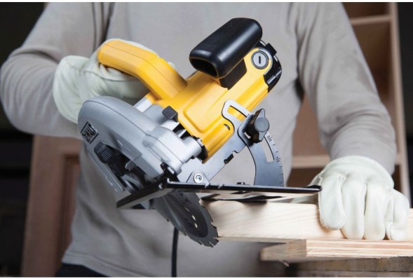 Циркулярная пила (дисковая) DeWalt DWE560-QS 1350Вт (ручная) D диска.:184мм