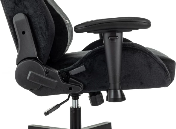 Кресло игровое Zombie Ghost Fabric черный Light-20 с подголов. крестов. пластик