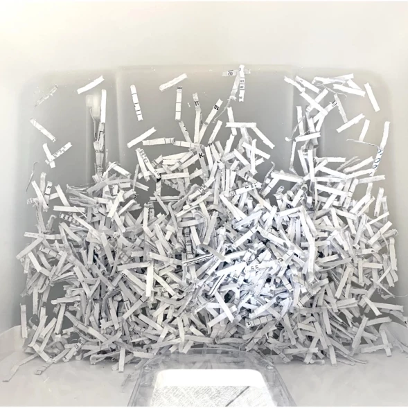 Шредер Office Kit S210N 3,9x38 белый (секр.P-4) фрагменты 16лист. 35лтр. скрепки скобы пл.карты CD