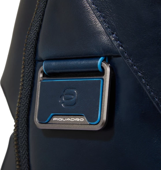 Рюкзак мужской Piquadro Blue Square CA6592B2BM/BLU2 темно-синий натур.кожа