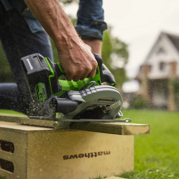 Циркулярная пила (дисковая) Greenworks GD24CS (ручная) D диска.:185мм (1500907CUB)