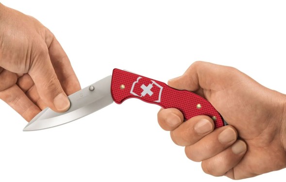 Нож перочинный Victorinox Evoke Alox (0.9415.D20) 136мм 5функц. красный без чехла подар.коробка