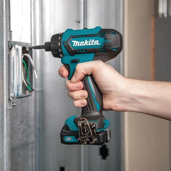 Дрель-шуруповерт Makita DF033DWAE аккум. патрон:шестигр.1/4&amp;quot; (кейс в комплекте)