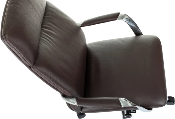 Кресло руководителя Бюрократ _Vega коричневый кожа с подголов. крестов. алюминий