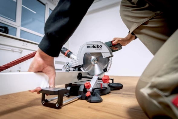 Торцовочная пила Metabo KS 216 M 1100Вт 5000об/мин d=216мм