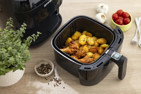 Аэрогриль Gorenje AF1700B 4.5л 1700Вт черный