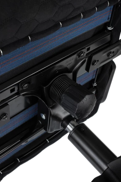 Кресло игровое A4Tech Bloody GC-775 с подголов. крестов. пластик черный