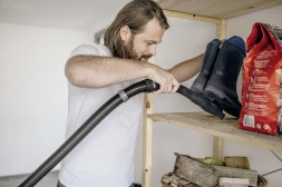 Строительный пылесос Karcher WD 3 S V-17/4/20 1000Вт (уборка: сухая/влажная/выдув/сбор воды) желтый