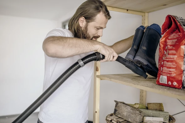 Строительный пылесос Karcher WD 3 S V-17/4/20 1000Вт (уборка: сухая/влажная/выдув/сбор воды) желтый