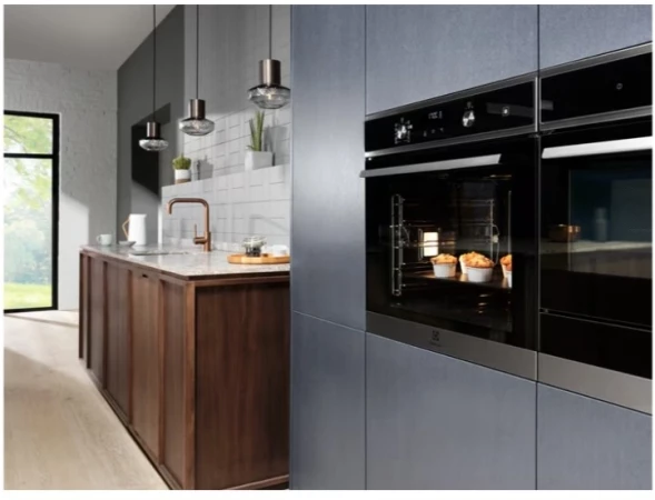 Духовой шкаф Электрический Electrolux EOD6F77WZ черный
