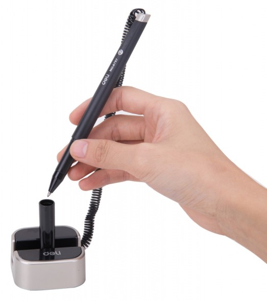 Ручка гелев. Deli E6797black черный d=0.7мм черн. черн. на подставке линия 0.55мм